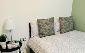 Willesden J Guest Home 4